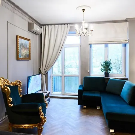 So Luxury In The Heart Of Near Circus
