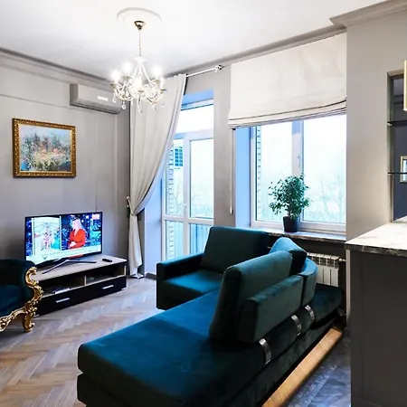 So Luxury In The Heart Of Near Circus Apartment