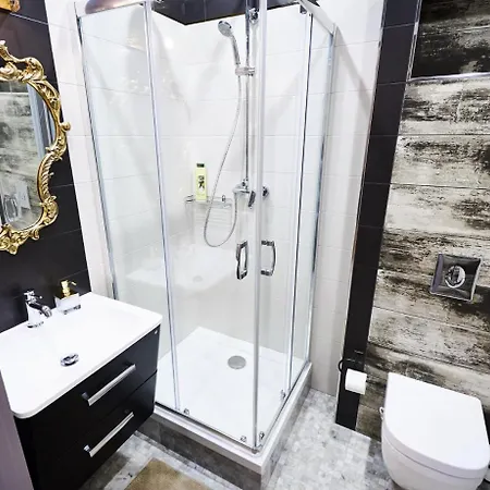 So Luxury In The Heart Of Near Circus Apartment
